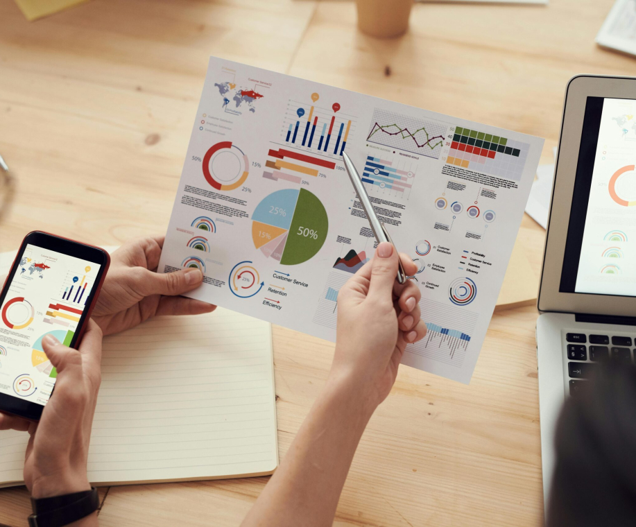 pexels-fauxels-3183153